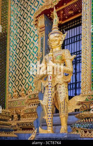 Statue d'un gardien, Grand Palais Royal, Bangkok, Thaïlande Banque D'Images