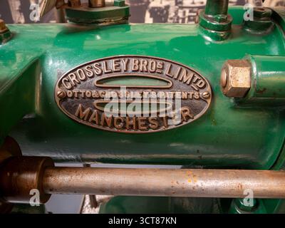 Le musée des moteurs Anson est l'un des plus grands musées des moteurs d'Europe. Plaque Crossley Brothers Limited, Manchester. Banque D'Images