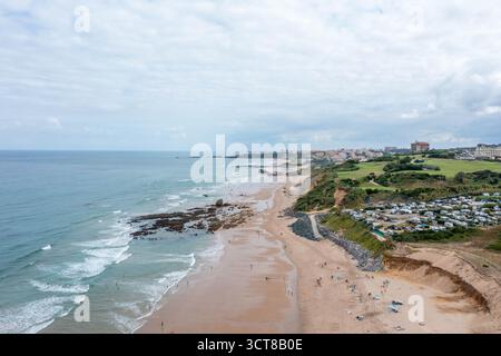 Vue aérienne de la côte à Bidart France pays Basque Français un jour couvert Banque D'Images
