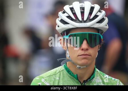 Gijón, Espagne, 5 octobre 2025 : Sara Cueto, cycliste Unicaja Gijón (3) quelques instants avant le départ du XV Trophée Villa de Gijón le 5 octobre 2025, à Gijón, Espagne. Crédit : Alberto Brevers / Alamy Live News. Banque D'Images