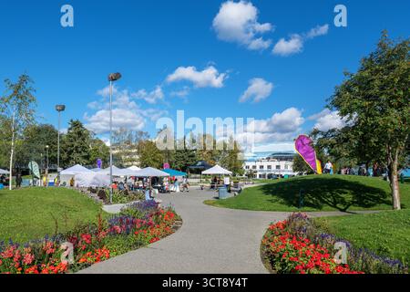 Town Square Park dans le centre-ville d'Anchorage, Alaska, États-Unis Banque D'Images
