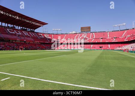 Séville, Espagne. 05 octobre 2025. SÉVILLE, ESPAGNE - 5 OCTOBRE : Estadio Ramon Sanchez Pizjuan, Séville, Espagne avant le match LaLiga EA Sports entre Sevilla FC et FC Barcelone au stade Ramon Sanchez Pizjuan le 5 octobre 2025 à Séville, Espagne. (Photo de Gabriel Colchero/photo Players images/Magara Press) crédit : Magara Press SL/Alamy Live News Banque D'Images