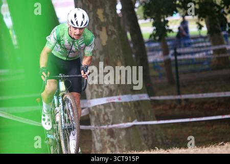 Gijón, Espagne, 5 octobre 2025 : Mario Junquera (2), cycliste de l'Unicaja Gijón, lors du 15e Trophée Villa de Gijón, le 5 octobre 2025, à Gijón, Espagne. Crédit : Alberto Brevers / Alamy Live News. Banque D'Images