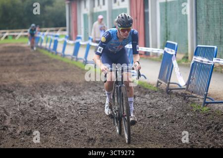 Gijón, Espagne, 5 octobre 2025 : le cycliste C'Chartres cyclisme Tom Ferreira (46) lors du XV Trophée Villa de Gijón le 5 octobre 2025, à Gijón, Espagne. Crédit : Alberto Brevers / Alamy Live News. Banque D'Images