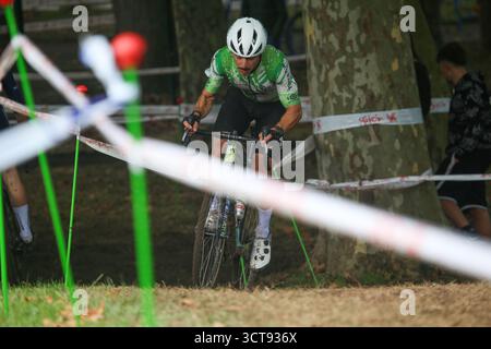 Gijón, Espagne, 5 octobre 2025 : Mario Junquera (2), cycliste de l'Unicaja Gijón, lors du 15e Trophée Villa de Gijón, le 5 octobre 2025, à Gijón, Espagne. Crédit : Alberto Brevers / Alamy Live News. Banque D'Images