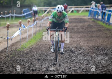 Gijón, Espagne, 5 octobre 2025 : Mario Junquera (2), cycliste de l'Unicaja Gijón, lors du 15e Trophée Villa de Gijón, le 5 octobre 2025, à Gijón, Espagne. Crédit : Alberto Brevers / Alamy Live News. Banque D'Images