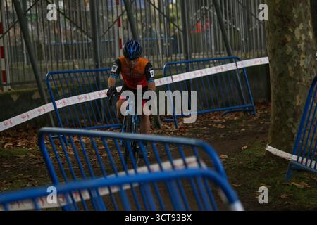 Gijón, Espagne, 5 octobre 2025 : cycliste Borja Gómez (37 ans) lors du 15e Trophée Villa de Gijón le 5 octobre 2025, à Gijón, Espagne. Crédit : Alberto Brevers / Alamy Live News. Banque D'Images