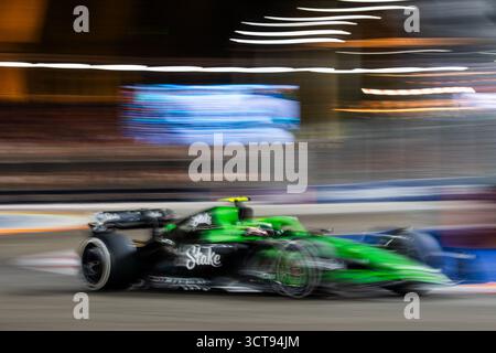 Singapour, Singapour. 05 octobre 2025. Gabriel Bortoleto (BRA) de Kick Sauber #5 dimanche lors du Grand Prix de Singapour de formule 1 Singapore Airlines 2025 au Marina Bay Street circuit le 5 octobre 2025 photo par Antoine Lapeyre/ABACAPRESS.COM crédit : Abaca Press/Alamy Live News Banque D'Images