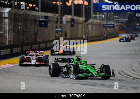 Singapour. 05 octobre 2025. Gabriel Bortoleto 5 (BRA) Stake/Kick Sauber C45 lors du Grand Prix de formule 1 Singapore Airlines 2025 au Marina Bay Street circuit, Singapour le 5 octobre 2025 crédit : Jun Da Tan/Every second Media crédit : Every second Media/Alamy Live News Banque D'Images