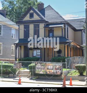 Maison de naissance de Martin Luther King, Jr. dans le quartier Sweet Auburn d'Atlanta, Géorgie, États-Unis, temporairement fermée pour construction en septembre Banque D'Images