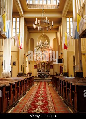 Prostyn, Pologne - 9 septembre 2025 : intérieur de la basilique de la Sainte-Trinité et Sainte-Anne dans le village de Prostyn, comté d'Ostrow Mazowiecka Banque D'Images