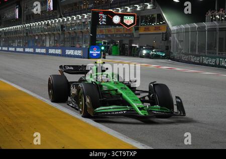 Singapour, Singapur. 05 octobre 2025. 5 octobre 2025, Marina Bay Street circuit, Singapour, FORMULE 1 SINGAPORE AIRLINES GRAND PRIX DE SINGAPOUR 2025, sur la photo Gabriel Bortoleto (BRA), pieu F1 Team Kick Sauber crédit : dpa/Alamy Live News Banque D'Images