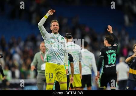 Cornella El Prat, ESP. 05 octobre 2025. RCD ESPANYOL vs REAL BETIS 5 octobre 2025 Adrian (13) gardien de but du Real Betis célèbre à la fin du match entre le RCD Espanyol et le Real Madrid correspondant à la huitième journée de la Liga EA Sports au stade RCDE à Barcelone, Espagne. Crédit : Rosdemora/Alamy Live News Banque D'Images