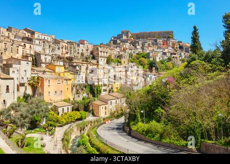 Vue sur la ville historique, Ragusa Ibla, province de Ragusa, Sicile, Italie Banque D'Images