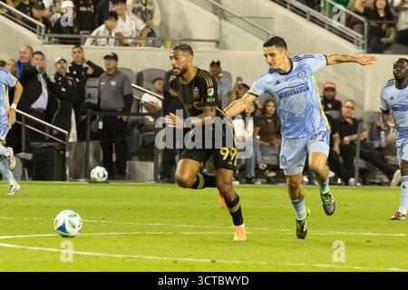 L'attaquant du Los Angeles FC Denis Bouanga (99 ans) contrôle le ballon en deuxième mi-temps lors du match du Los Angeles FC contre Atlanta United au BMO Stadium de Los Angeles, CA, le 5 octobre 2025. (Photo de Corine Solberg/Sipa USA) Banque D'Images