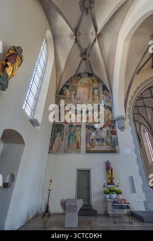 Allée et voûte en croix, fresque, figure de la Vierge Marie et lumières sacrificielles, église paroissiale catholique romaine de St Martin, Leutkirch, Allgaeu, Ba Banque D'Images