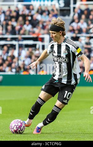 Newcastle, Royaume-Uni. 05 octobre 2025. Anthony Gordon de Newcastle United lors du Newcastle United FC contre Nottingham Forest FC English premier League match à St.James' Park, Newcastle, Angleterre, Royaume-Uni le 5 octobre 2025 crédit : Lee Keuneke/Every second Media crédit : Every second Media/Alamy Live News Banque D'Images