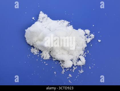 Le persulfate d'ammonium APS est le composé inorganique. Banque D'Images