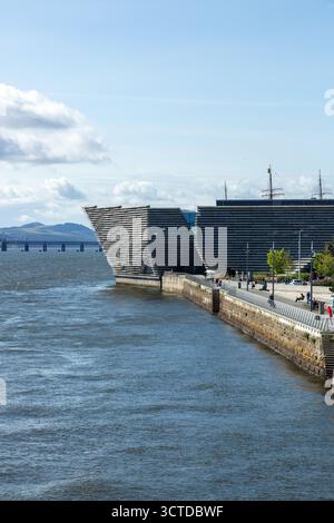 Musée V & A vu depuis le pont de Tay Road, Dundee, Écosse Banque D'Images
