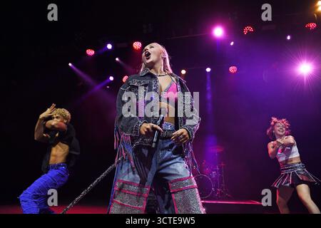 ROYAUME-UNI. 05 octobre 2025. LONDRES, ANGLETERRE - 05 OCTOBRE : Jojo Siwa se produit au Forum, Kentish Town le 05 octobre 2025 à Londres, Angleterre.Cap/Mar © Mar/Capital Pictures Credit : Capital Pictures/Alamy Live News Banque D'Images