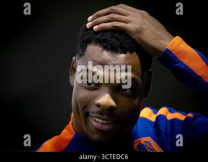 Zeist, pays-Bas. 06 Oct, 2025.ZEIST - Denzel Dumfries lors d'une session d'entraînement de l'équipe nationale néerlandaise au Campus KNVB. L'équipe néerlandaise se prépare pour les qualifications de la Coupe du monde contre Malte et la Finlande. ANP KOEN VAN WEEL crédit : ANP/Alamy Live News Banque D'Images