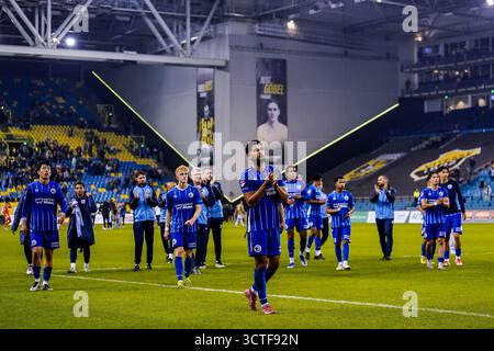 Arnhem, pays-Bas. 06 octobre 2025. ARNHEM, 06-10-2025, GelreDome, saison 2025/2026, Néerlandais Keuken Kampioen Divisie football, match entre vitesse et FC Den Bosch, la photo montre le joueur de FC Den Bosch Reda Akmum applaudit les fans crédit : Pro Shots/Alamy Live News Banque D'Images