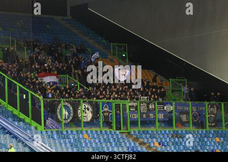 Arnhem, pays-Bas. 06 octobre 2025. ARNHEM, PAYS-BAS - 6 OCTOBRE : le FC Den Bosch attend les fans lors du match néerlandais Keuken Kampioen Divisie entre vitesse et le FC Den Bosch au Stadion Gelredome le 6 octobre 2025 à Arnhem, pays-Bas. (Photo de Ben Gal/Orange Pictures) crédit : Orange pics BV/Alamy Live News Banque D'Images
