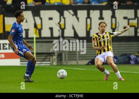 Arnhem, pays-Bas. 06 octobre 2025. ARNHEM, PAYS-BAS - 6 OCTOBRE : Alexander Buttner de vitesse lors du match néerlandais Keuken Kampioen Divisie entre vitesse et FC Den Bosch au Stadion Gelredome le 6 octobre 2025 à Arnhem, pays-Bas. (Photo de Ben Gal/Orange Pictures) crédit : Orange pics BV/Alamy Live News Banque D'Images