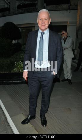 Londres, Royaume-Uni. 06 octobre 2025. Jim White au gala de remise des prix Legends of Football 2025 en faveur de Nordoff-Robbins Music Therapy, Grosvenor House Hotel, Park Lane, le lundi 06 octobre 2025 à Londres, Angleterre, Royaume-Uni. CAP/CAN © CAN/Capital Pictures crédit : Capital Pictures/Alamy Live News Banque D'Images