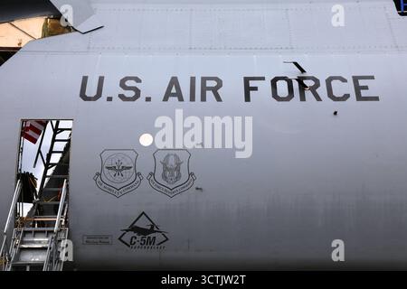 OSTRAVA, TCHÉQUIE - 17 SEPTEMBRE 2022 : L'avion de transport militaire lourd Lockheed C-5M Super Galaxy de l'US Air Force présenté lors du salon aérien des Journées de l'OTAN Banque D'Images
