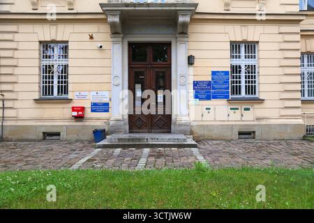 CRACOVIE, POLOGNE - 3 JUILLET 2021 : Hôpital universitaire (Szpital Uniwersytecki) à Cracovie, Pologne. Banque D'Images