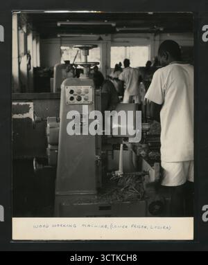 Machine à travailler le bois, prison inférieure, Luzira, Kampala, Ouganda, c1950s. Banque D'Images