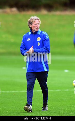 Oriam Sports Centre Edinburgh.Scotland, Royaume-Uni. 7 octobre 2025. Ecosse U21 Training session pour l'EURO 2027 qualificatif contre Gibraltar U21 crédit : eric mccowat/Alamy Live News Banque D'Images