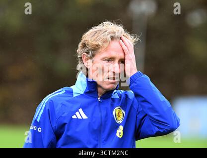 Oriam Sports Centre Edinburgh.Scotland, Royaume-Uni. 7 octobre 2025. Ecosse U21 Training session pour l'EURO 2027 qualificatif contre Gibraltar U21 crédit : eric mccowat/Alamy Live News Banque D'Images