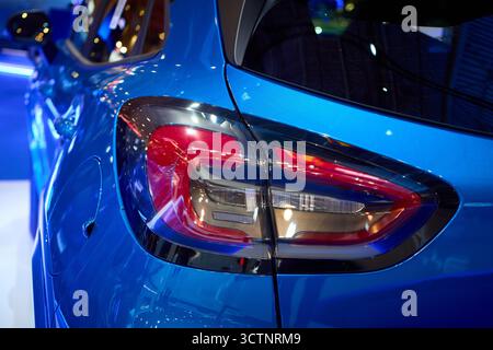 Bucarest, Roumanie. 7 octobre 2025 : un nouveau VUS hybride Ford Puma EcoBoost bleu, fabriqué en Roumanie, à l'usine Ford Otosan de Craiova, est exposé sur le stand Ford lors du salon de l'auto et des accessoires de Bucarest 2025. Crédit : Lucian Alecu/Alamy Live News Banque D'Images