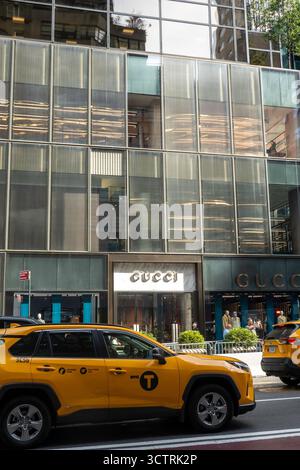 Gucci est un magasin de mode haut de gamme situé dans Trump Tower sur la Cinquième Avenue, Midtown Manhattan, New York City, États-Unis, 2025 Banque D'Images