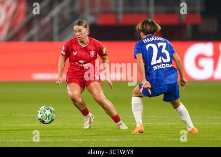Enschede, pays-Bas. 08 octobre 2025. ENSCHEDE, PAYS-BAS - 8 OCTOBRE : Lynn Groenewegen du FC Twente lors du match de l'UEFA Women's Champions League entre le FC Twente et Chelsea au de Grolsch Veste le 8 octobre 2025 à Enschede, pays-Bas. (Photo par Andre Weening/Orange Pictures) crédit : Orange pics BV/Alamy Live News Banque D'Images