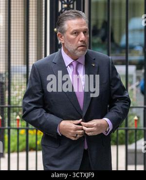 Londres, Angleterre, Royaume-Uni. 8 octobre 2025. ZAK BROWN, président-directeur général de McLaren Racing, arrive au Rolls Building London pour témoigner dans la poursuite judiciaire de McLaren contre le pilote automobile espagnol Alex Palou. (Crédit image : © Tayfun Salci/ZUMA Press Wire) USAGE ÉDITORIAL SEULEMENT ! Non destiné à UN USAGE commercial ! Banque D'Images