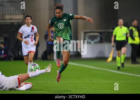 Wolfsburg, Deutschland. 08 octobre 2025. Wolfsburg, Allemagne 08. Oktober 2025 : Champions League - Frauen - 2025/2026 - VfL Wolfsburg vs. Paris Saint-Germain Im Bild : Cora Zicai (VfL) crédit : dpa/Alamy Live News Banque D'Images