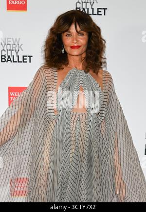 New York, États-Unis. 08 octobre 2025. Helena Christensen assiste au gala de mode d'automne 2025 du New York City Ballet au David H. Koch Theater au Lincoln Center le 8 octobre 2025 à New York. Photo : Jeremy Smith/imageSPACE crédit : Imagespace/Alamy Live News Banque D'Images
