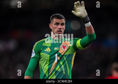 Le gardien Karl Darlow (1er pays de Galles) fait un geste lors du match amical international entre l'Angleterre et le pays de Galles au stade de Wembley, Londres, jeudi 9 octobre 2025. (Photo : Kevin Hodgson | mi News) crédit : MI News & Sport /Alamy Live News Banque D'Images