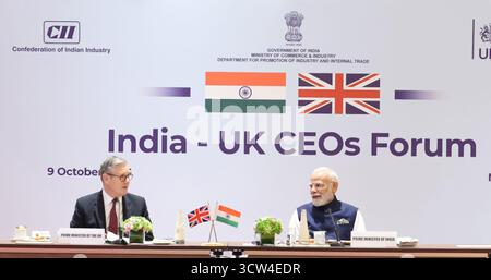 Mumbai, Inde. 09 octobre 2025. Le premier ministre indien Narendra Modi, et le premier ministre britannique Keir Starmer, sont partis lors du Forum Inde-Royaume-Uni des PDG au Jio Convention Centre, le 9 octobre 2025 à Mumbai, en Inde. Crédit : PIB/Press information Bureau/Alamy Live News Banque D'Images