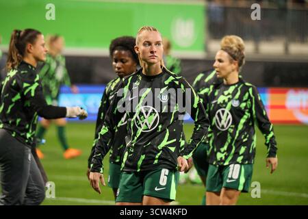 Wolfsburg, Deutschland. 08 octobre 2025. Wolfsburg, Allemagne 08. Oktober 2025 : Champions League - Frauen - 2025/2026 - VfL Wolfsburg vs. Paris Saint-Germain Im Bild : Janina Minge (VfL) crédit : dpa/Alamy Live News Banque D'Images