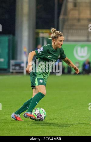 Wolfsburg, Deutschland. 08 octobre 2025. Wolfsburg, Allemagne 08. Oktober 2025 : Champions League - Frauen - 2025/2026 - VfL Wolfsburg vs. Paris Saint-Germain Im Bild : Svenja Huth (VfL) crédit : dpa/Alamy Live News Banque D'Images