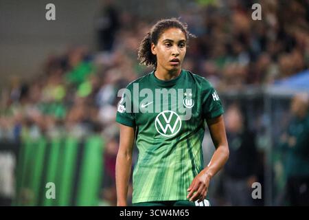 Wolfsburg, Deutschland. 08 octobre 2025. Wolfsburg, Allemagne 08. Oktober 2025 : Champions League - Frauen - 2025/2026 - VfL Wolfsburg vs. Paris Saint-Germain Im Bild : Cora Zicai (VfL) crédit : dpa/Alamy Live News Banque D'Images