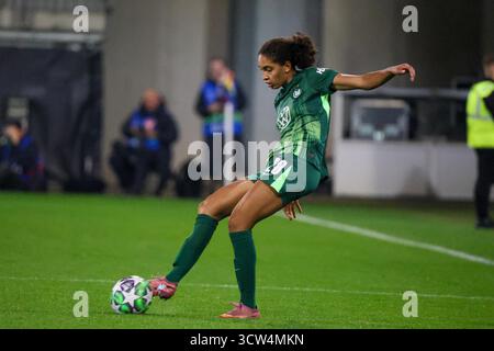 Wolfsburg, Deutschland. 08 octobre 2025. Wolfsburg, Allemagne 08. Oktober 2025 : Champions League - Frauen - 2025/2026 - VfL Wolfsburg vs. Paris Saint-Germain Im Bild : Cora Zicai (VfL) crédit : dpa/Alamy Live News Banque D'Images
