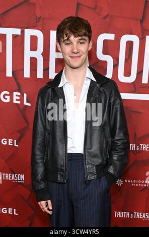 Los Angeles, États-Unis. 09 octobre 2025. Ewan Horrocks arrive à la projection spéciale « vérité et trahison » à AMC The Grove le 9 octobre 2025 à Los Angeles, CA. © LISA OConnor/AFF-USA.com crédit : AFF/Alamy Live News Banque D'Images