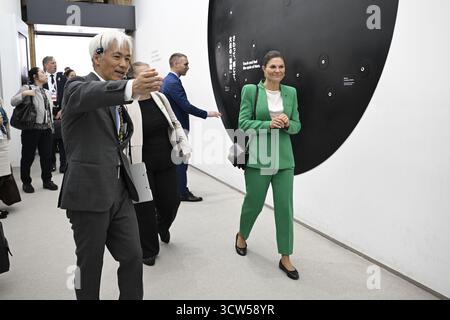 Osaka, japonais. 10 octobre 2025. La princesse Victoria visite le pavillon japonais à l'Expo 2025 Osaka, Japon, le 10 octobre 2025. La princesse héritière de Suède Victoria est en visite officielle au Japon du 9 au 15 octobre. Photo : Jessica Gow/TT/Code 10070 ce texte est traduit automatiquement crédit : TT News Agency/Alamy Live News Banque D'Images