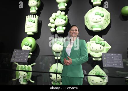 Osaka, japonais. 10 octobre 2025. La princesse Victoria visite le pavillon japonais à l'Expo 2025 Osaka, Japon, le 10 octobre 2025. La princesse héritière de Suède Victoria est en visite officielle au Japon du 9 au 15 octobre. Photo : Jessica Gow/TT/Code 10070 ce texte est traduit automatiquement crédit : TT News Agency/Alamy Live News Banque D'Images