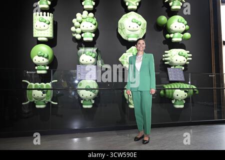 Osaka, japonais. 10 octobre 2025. La princesse Victoria visite le pavillon japonais à l'Expo 2025 Osaka, Japon, le 10 octobre 2025. La princesse héritière de Suède Victoria est en visite officielle au Japon du 9 au 15 octobre. Photo : Jessica Gow/TT/Code 10070 ce texte est traduit automatiquement crédit : TT News Agency/Alamy Live News Banque D'Images
